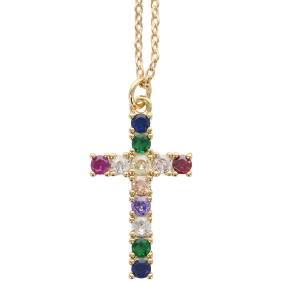 Collier avec chaine et croix avec des zircons de différentes couleurs H. 2.6 cm, en acier inoxydable. L 45 cm