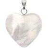 Pendentif coeur en coquille naturelle. H. 1,5 x 1,6 cm 